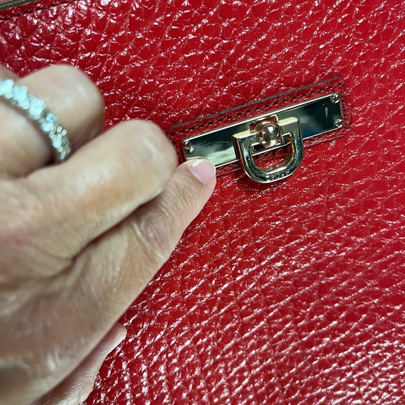 Red leather DKNY handbag - Picture 3 of 12